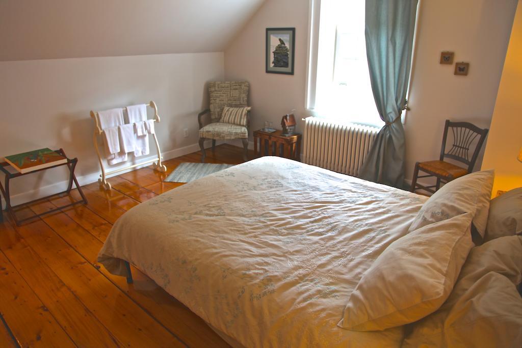 Le Passe-Partout Cowansville Bilik gambar